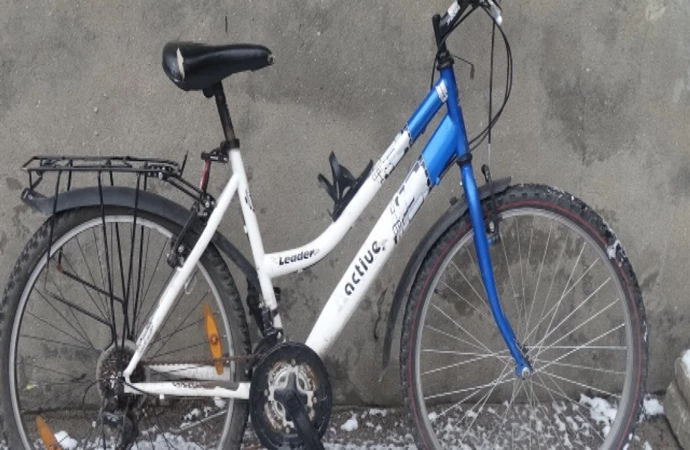 {Olsztyńscy policjanci publikują zdjęcia rowerów, które odzyskali, a po które nie zgłosili się ich właściciele.}