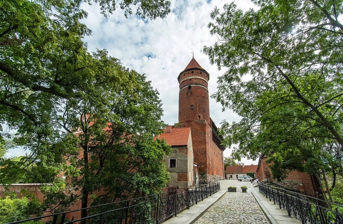 {Na listę Pomników Historii ustanawianych rozporządzeniem Prezydenta RP na wniosek Ministra Kultury i Dziedzictwa Narodowego trafił właśnie Zamek Kapituły Warmińskiej.}